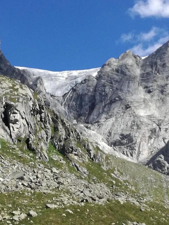 מלון Saviore dell'Adamello Rifugio Stella Alpina אורחן
